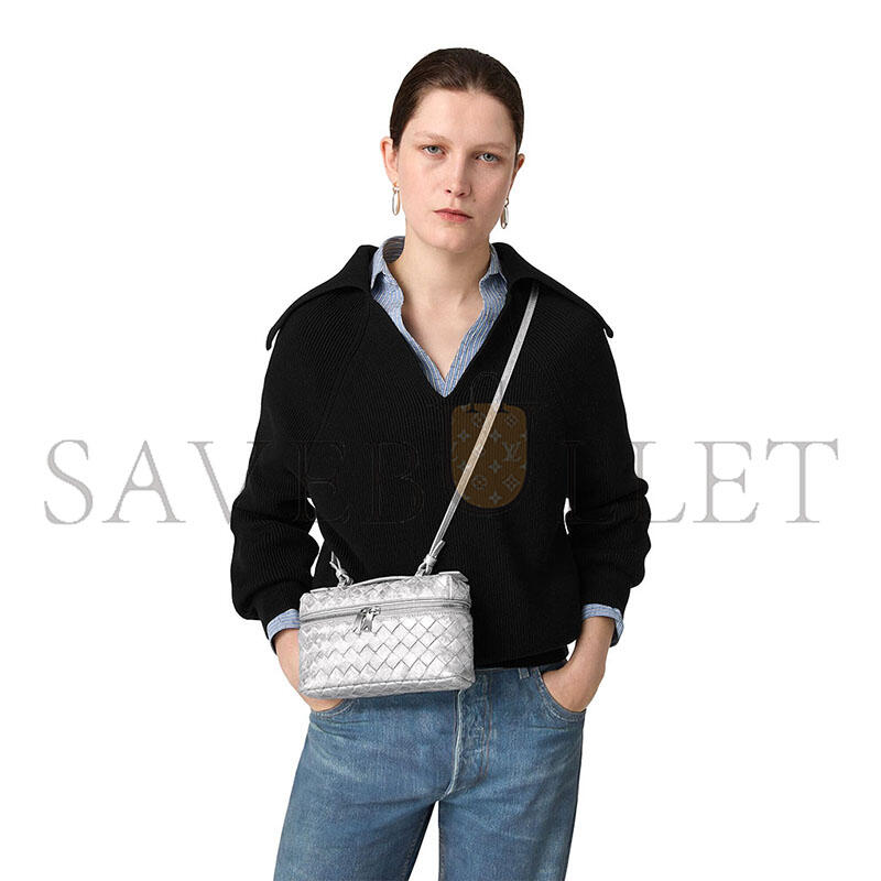 BOTTEGA VENETA BANG BANG 789109V5XF18101 (22*12.5*5cm)